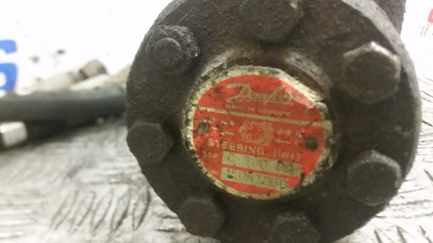 Steering for Farm tractor Ford 30, 10 S 4630 Danfoss Steering Motor Valve 83986295, E9223a244ba, 150n1260: picture 6