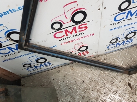 Ford 4110, 5610, 6410, 7410 Lp Cab Door Right 83931994, 83957672 - Door and parts for Farm tractor: picture 5 Ford 4110, 5610, 6410, 7410 Lp Cab Door Right 83931994, 83957672 - Door and parts for Farm tractor: picture 5