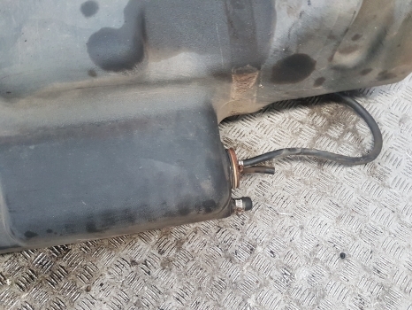 Ford 5610, 6610, 6810, 7410 Sq Cab Fuel Tank E6nn9002ba, E4nn9002ad, 83960241 - Fuel tank for Farm tractor: picture 4 Ford 5610, 6610, 6810, 7410 Sq Cab Fuel Tank E6nn9002ba, E4nn9002ad, 83960241 - Fuel tank for Farm tractor: picture 4