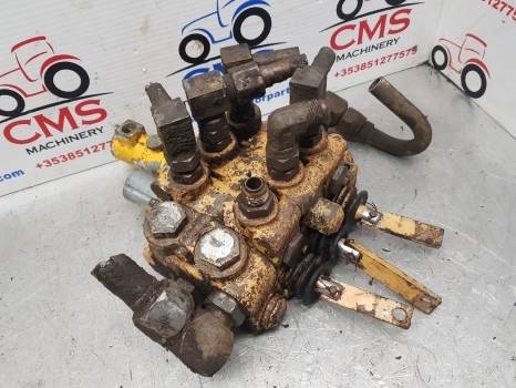 Ford 655, 655a, 550, 555, 555a Digger Loader Control Hydraulic Valve Complete - Hydraulic valve for Backhoe loader: picture 2 Ford 655, 655a, 550, 555, 555a Digger Loader Control Hydraulic Valve Complete - Hydraulic valve for Backhoe loader: picture 2