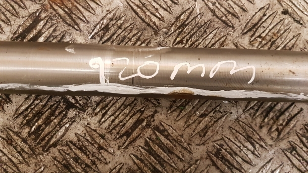 Jcb 3cx Front Axle Drive Shaft Long 1223 Mm 914/23200, 914/38400 - Drive shaft for Backhoe loader: picture 3 Jcb 3cx Front Axle Drive Shaft Long 1223 Mm 914/23200, 914/38400 - Drive shaft for Backhoe loader: picture 3