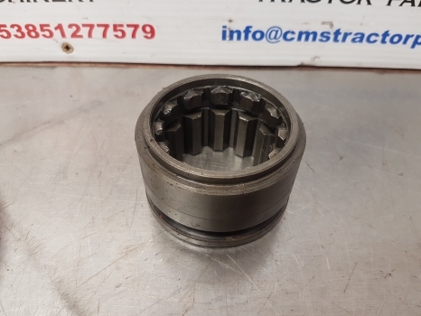 John Deere 1950 Differential Lock Shift Collar R51501, L32569 - Differential gear for Farm tractor: picture 4 John Deere 1950 Differential Lock Shift Collar R51501, L32569 - Differential gear for Farm tractor: picture 4