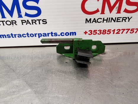 John Deere 6145r, 6m, 6r Series, Side Panel Hinge Rhs Al212821 - Body and exterior: picture 2 John Deere 6145r, 6m, 6r Series, Side Panel Hinge Rhs Al212821 - Body and exterior: picture 2