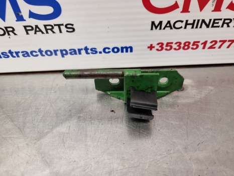 John Deere 6145r, 6m, 6r Series, Side Panel Hinge Rhs Al212821 - Body and exterior: picture 1 John Deere 6145r, 6m, 6r Series, Side Panel Hinge Rhs Al212821 - Body and exterior: picture 1
