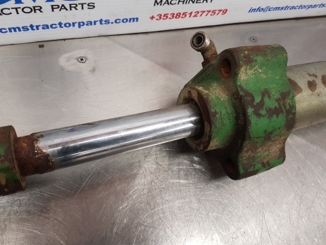 John Deere 6400, 6200, 6300 Steering Cylinder, Parts Only L100217, L100162 - Steering for Farm tractor: picture 4 John Deere 6400, 6200, 6300 Steering Cylinder, Parts Only L100217, L100162 - Steering for Farm tractor: picture 4