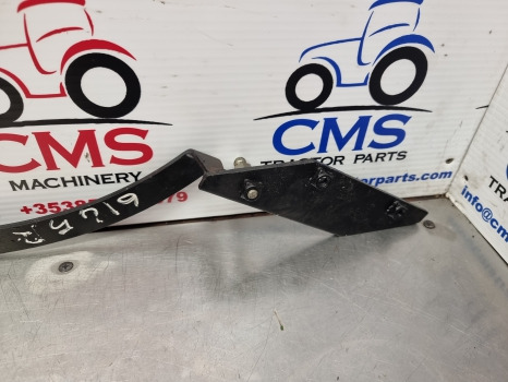 John Deere 6r, 6m Series, 6130m, 6130r Cab Bonnet Hinge Lh Al212729 - Body and exterior: picture 2 John Deere 6r, 6m Series, 6130m, 6130r Cab Bonnet Hinge Lh Al212729 - Body and exterior: picture 2