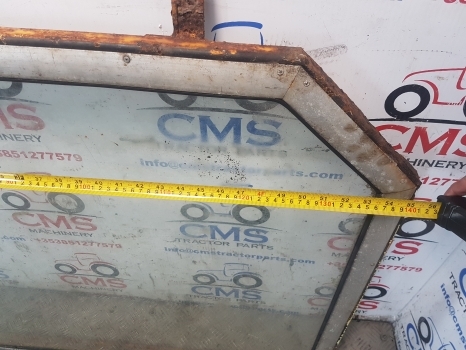 Massey Ferguson 50b Cab Rear Window Assy Mf50b - Window and parts for Backhoe loader: picture 2 Massey Ferguson 50b Cab Rear Window Assy Mf50b - Window and parts for Backhoe loader: picture 2