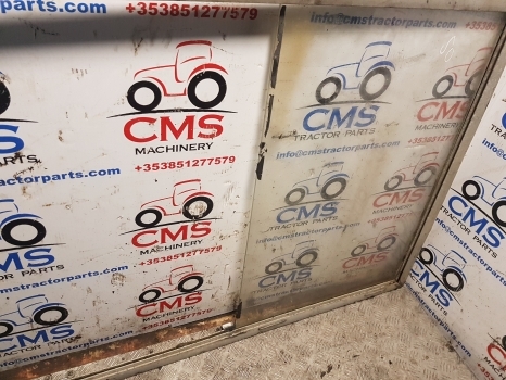 Massey Ferguson 50b Cab Side Window, Frame And 1 Glass 000000 - Window and parts for Backhoe loader: picture 4 Massey Ferguson 50b Cab Side Window, Frame And 1 Glass 000000 - Window and parts for Backhoe loader: picture 4