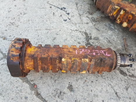 Matbro Clark-hurth 172/392, Front Axle Housing 73806050729, 738.06.050.729 - Front axle: picture 1 Matbro Clark-hurth 172/392, Front Axle Housing 73806050729, 738.06.050.729 - Front axle: picture 1