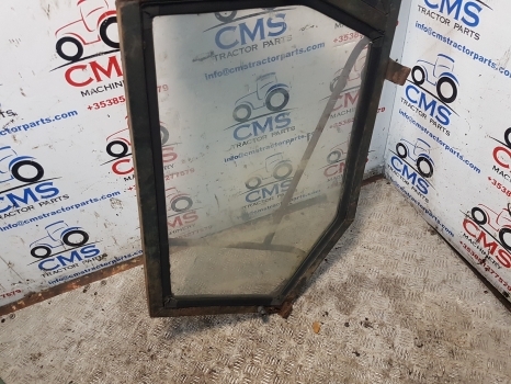 Zetor 8011 Cab Door Right, Check Pictures 00000 - Door and parts for Farm tractor: picture 3 Zetor 8011 Cab Door Right, Check Pictures 00000 - Door and parts for Farm tractor: picture 3