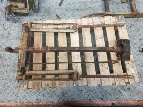 Zetor Crystal 8011 Complete Pick Up Hitch Will Also Fit Ursus - Quick coupler for Farm tractor: picture 3 Zetor Crystal 8011 Complete Pick Up Hitch Will Also Fit Ursus - Quick coupler for Farm tractor: picture 3