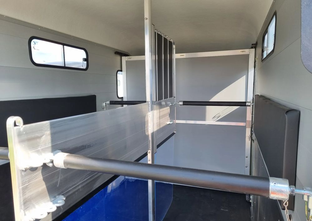 Horse trailer CHEVAL LIBERTÉ MultiMax przyczepa na dwa konie | duża siodlarnia | drzwi boczne | 2600 kg DMC | 380×181 cm  |  ALUMINIOWA | Debon | dostawa | mocna i solidna |: picture 18 Horse trailer CHEVAL LIBERTÉ MultiMax przyczepa na dwa konie | duża siodlarnia | drzwi boczne | 2600 kg DMC | 380×181 cm  |  ALUMINIOWA | Debon | dostawa | mocna i solidna |: picture 18