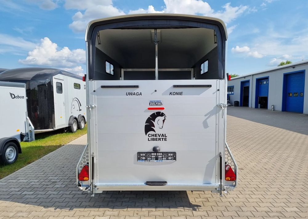 Horse trailer CHEVAL LIBERTÉ MultiMax przyczepa na dwa konie | duża siodlarnia | drzwi boczne | 2600 kg DMC | 380×181 cm  |  ALUMINIOWA | Debon | dostawa | mocna i solidna |: picture 6 Horse trailer CHEVAL LIBERTÉ MultiMax przyczepa na dwa konie | duża siodlarnia | drzwi boczne | 2600 kg DMC | 380×181 cm  |  ALUMINIOWA | Debon | dostawa | mocna i solidna |: picture 6
