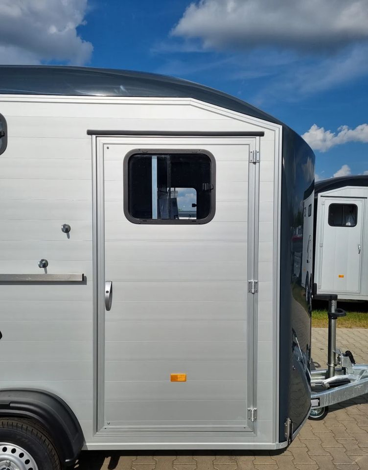 Horse trailer CHEVAL LIBERTÉ MultiMax przyczepa na dwa konie | duża siodlarnia | drzwi boczne | 2600 kg DMC | 380×181 cm  |  ALUMINIOWA | Debon | dostawa | mocna i solidna |: picture 13 Horse trailer CHEVAL LIBERTÉ MultiMax przyczepa na dwa konie | duża siodlarnia | drzwi boczne | 2600 kg DMC | 380×181 cm  |  ALUMINIOWA | Debon | dostawa | mocna i solidna |: picture 13