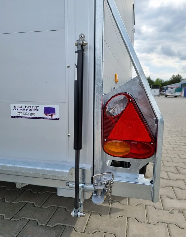 Closed box trailer DEBON Furgon C500 ALU + drzwi boczne: picture 10 Closed box trailer DEBON Furgon C500 ALU + drzwi boczne: picture 10