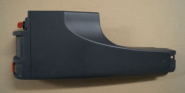 Jungheinrich 51046926 | right dashboard panel including contact key and battery/ - Frame/ Chassis for Material handling equipment: picture 1 Jungheinrich 51046926 | right dashboard panel including contact key and battery/ - Frame/ Chassis for Material handling equipment: picture 1