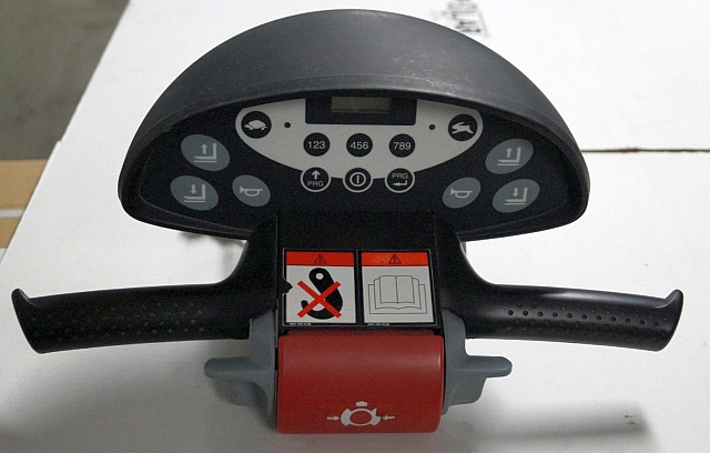 Still 50105406113 | CX cockpit Sw. V2,5 V58,07 sn. 101002 from EXEU S22 year 201 - Dashboard for Material handling equipment: picture 1 Still 50105406113 | CX cockpit Sw. V2,5 V58,07 sn. 101002 from EXEU S22 year 201 - Dashboard for Material handling equipment: picture 1