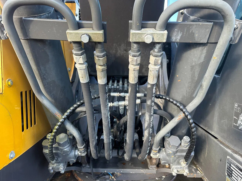 Crawler excavator Volvo ECR 235 EL: picture 8 Crawler excavator Volvo ECR 235 EL: picture 8