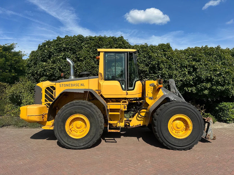 Volvo L120 F - Wheel loader: picture 5 Volvo L120 F - Wheel loader: picture 5