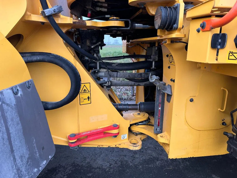 Wheel loader Volvo L120 H: picture 8