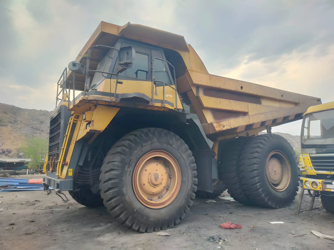 KOMATSU DUMP TRUCK HD785-7 - Mining machinery: picture 3 KOMATSU DUMP TRUCK HD785-7 - Mining machinery: picture 3