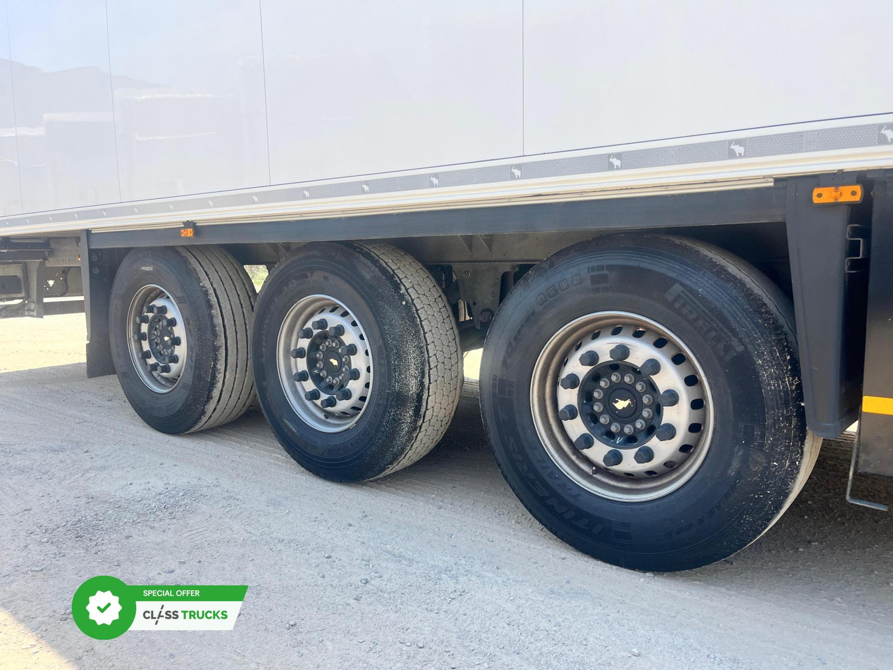 Schmitz Cargobull SKO Double Deck FP 45 Carrier Vector 1550 h2.7m - Refrigerator semi-trailer: picture 4 Schmitz Cargobull SKO Double Deck FP 45 Carrier Vector 1550 h2.7m - Refrigerator semi-trailer: picture 4