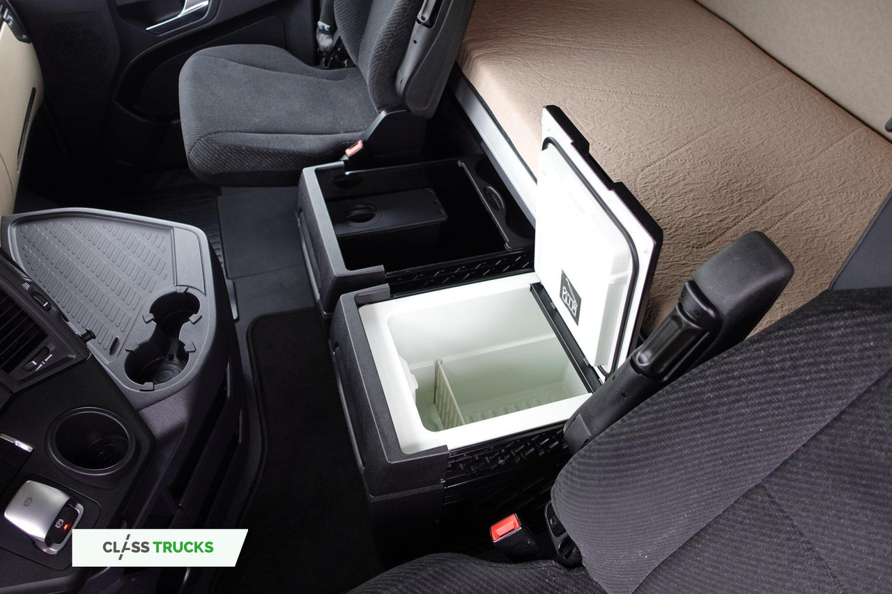 Tractor unit Mercedes-Benz Actros 5 1845 BigSpace Adaptive Cruise Control: picture 26 Tractor unit Mercedes-Benz Actros 5 1845 BigSpace Adaptive Cruise Control: picture 26