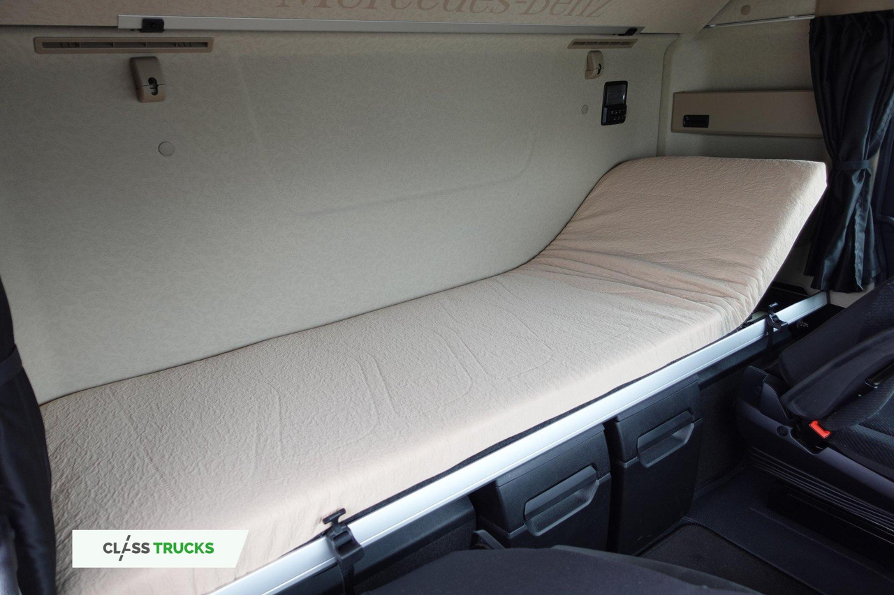 Tractor unit Mercedes-Benz Actros 5 1845 BigSpace Adaptive Cruise Control: picture 23 Tractor unit Mercedes-Benz Actros 5 1845 BigSpace Adaptive Cruise Control: picture 23