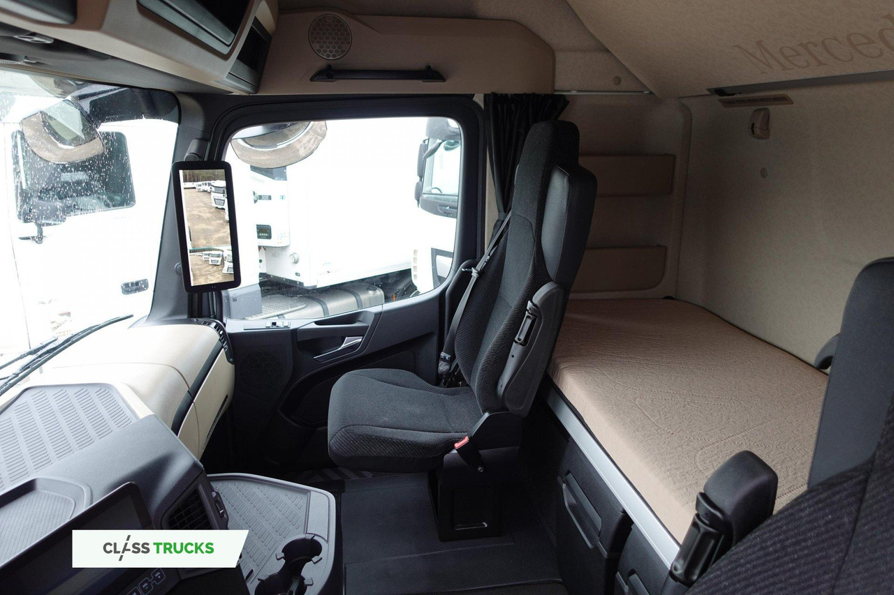 Tractor unit Mercedes-Benz Actros 5 1845 BigSpace Adaptive Cruise Control: picture 10 Tractor unit Mercedes-Benz Actros 5 1845 BigSpace Adaptive Cruise Control: picture 10