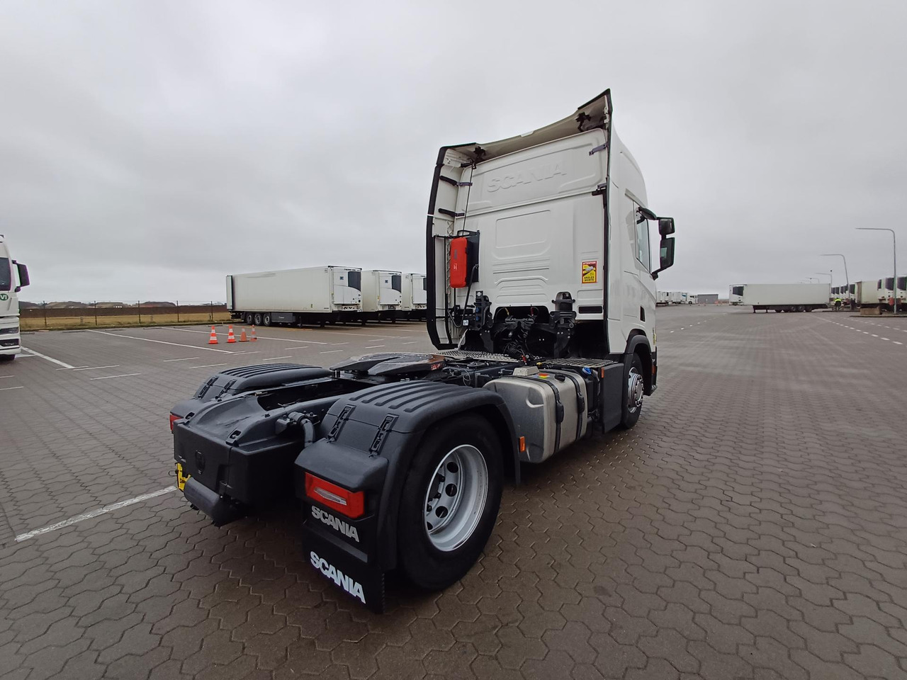 Scania R450 CR20H Retarder ACC - Tractor unit: picture 3 Scania R450 CR20H Retarder ACC - Tractor unit: picture 3