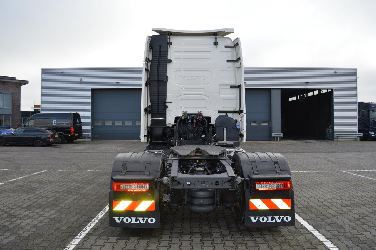 Volvo FH 500 Globetrotter XL - Tractor unit: picture 3 Volvo FH 500 Globetrotter XL - Tractor unit: picture 3