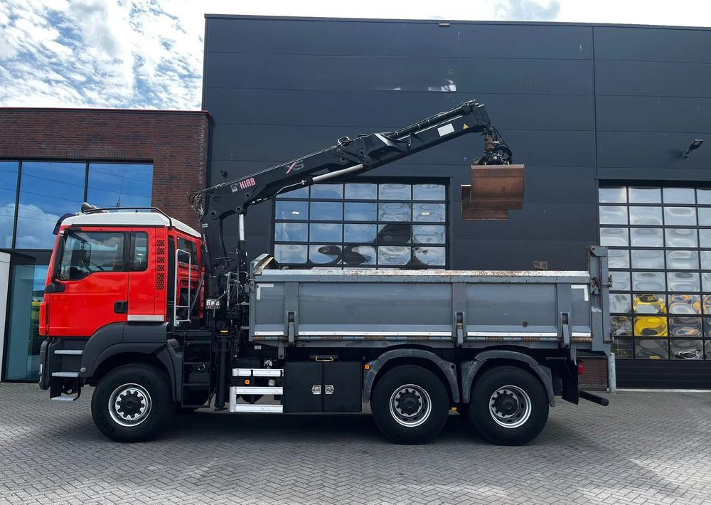 MAN TGS 26.360 /6x6 /Euro 5 /WYWROTKA TRÓJSTRONNA + ŻURAW - Tipper: picture 4 MAN TGS 26.360 /6x6 /Euro 5 /WYWROTKA TRÓJSTRONNA + ŻURAW - Tipper: picture 4