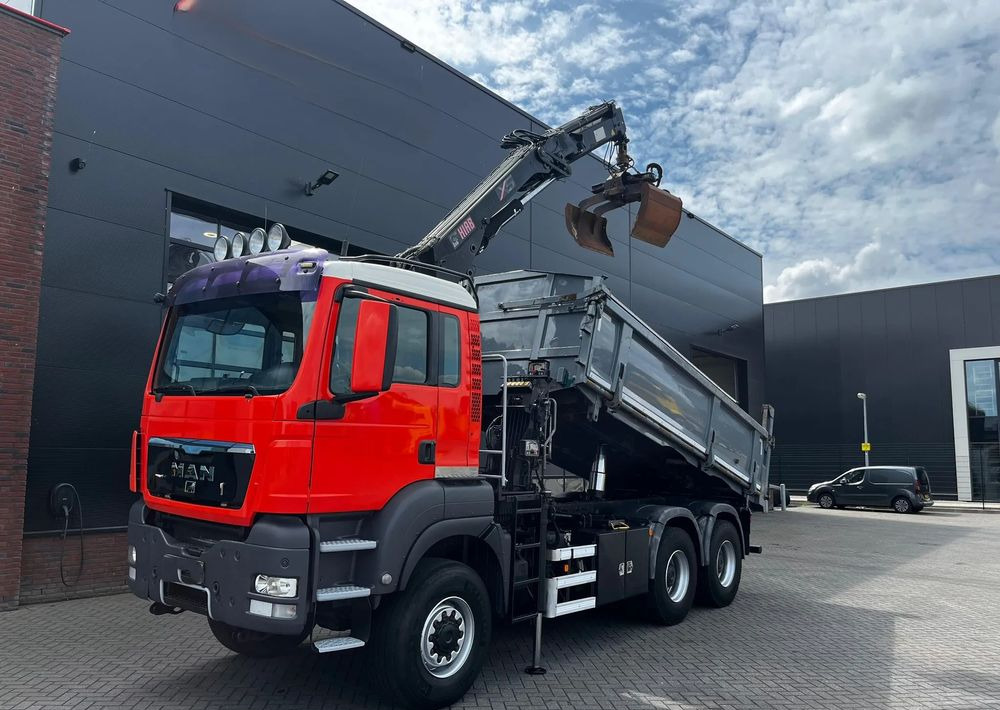 MAN TGS 26.360 /6x6 /Euro 5 /WYWROTKA TRÓJSTRONNA + ŻURAW - Tipper: picture 5 MAN TGS 26.360 /6x6 /Euro 5 /WYWROTKA TRÓJSTRONNA + ŻURAW - Tipper: picture 5