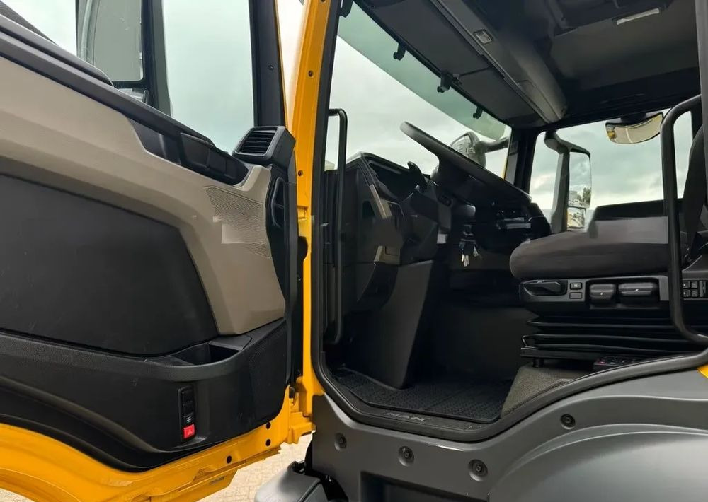 MAN TGS 26.430 6x2-4 – platforma z żurawiem FASSI F235- Euro 6 - Crane truck, Dropside/ Flatbed truck: picture 5 MAN TGS 26.430 6x2-4 – platforma z żurawiem FASSI F235- Euro 6 - Crane truck, Dropside/ Flatbed truck: picture 5