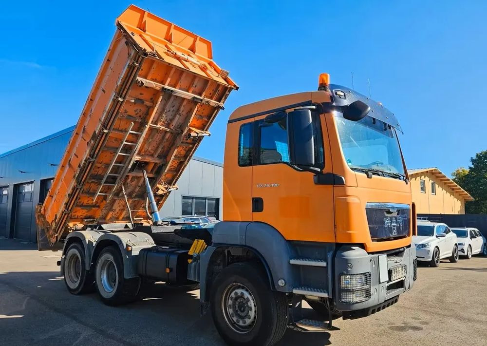 MAN TGS 26.480 6x4 WYWROTKA 3-STRONNA | AUTOMAT | EURO 5 | PRZEBIEG 310 000km! - Tipper: picture 4 MAN TGS 26.480 6x4 WYWROTKA 3-STRONNA | AUTOMAT | EURO 5 | PRZEBIEG 310 000km! - Tipper: picture 4