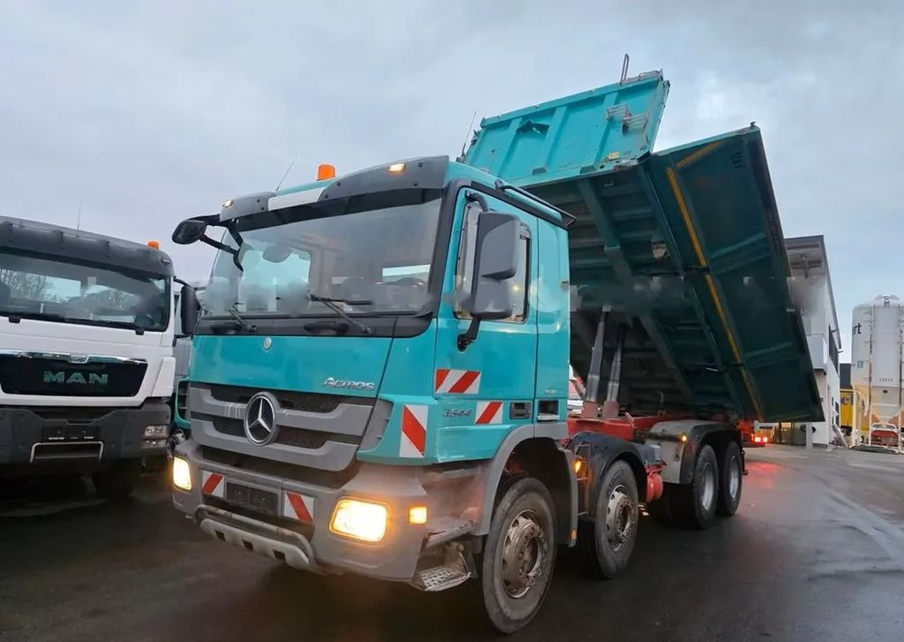Mercedes-Benz Actros 3544 / 4144 •EPS •Wywrotka trójstronna • 8x4 • Meiller BORDMATIK • Euro5 • - Tipper: picture 2 Mercedes-Benz Actros 3544 / 4144 •EPS •Wywrotka trójstronna • 8x4 • Meiller BORDMATIK • Euro5 • - Tipper: picture 2