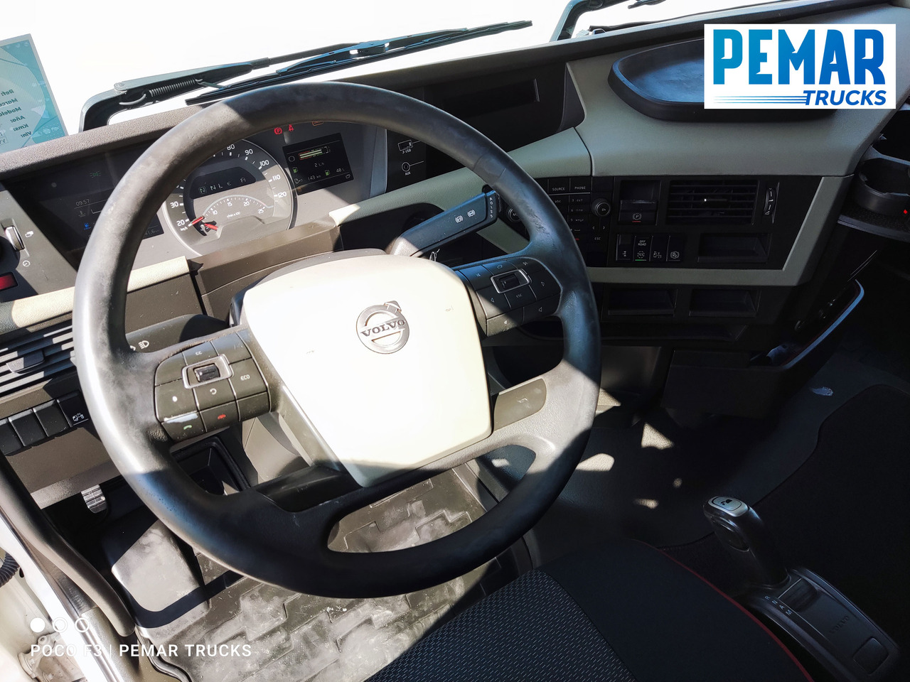 Tractor unit VOLVO FH 500 GLOBETROTTER EURO 6: picture 16