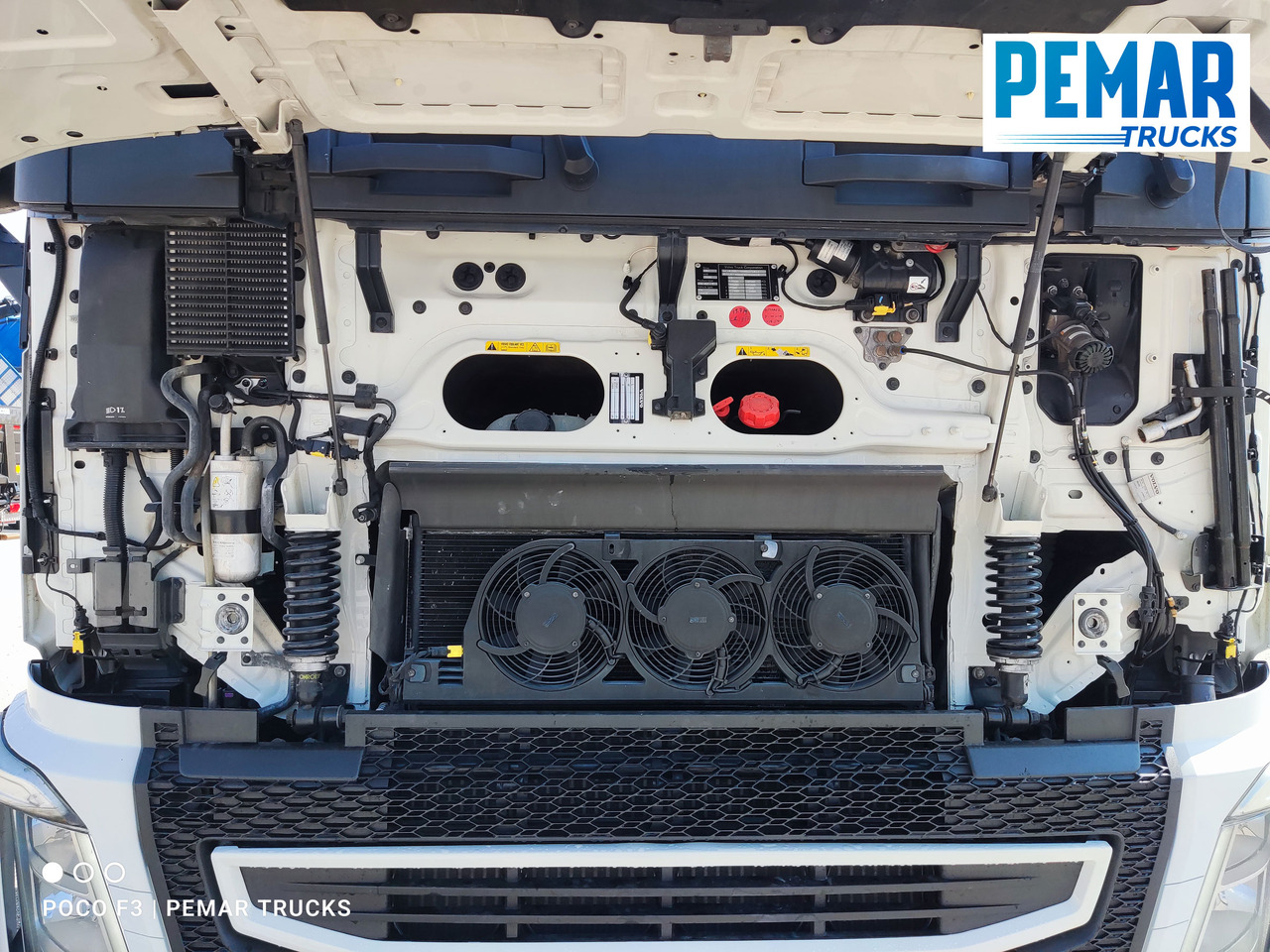 Tractor unit VOLVO FH 500 GLOBETROTTER EURO 6: picture 20