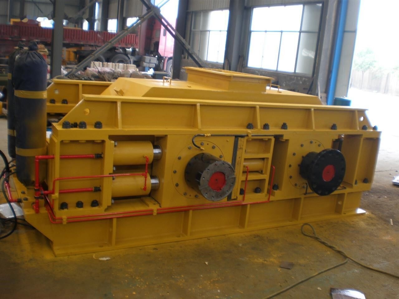 Kinglink Hydraulic Roller Crushing Machine KL2PGS1000 - Crusher: picture 3 Kinglink Hydraulic Roller Crushing Machine KL2PGS1000 - Crusher: picture 3