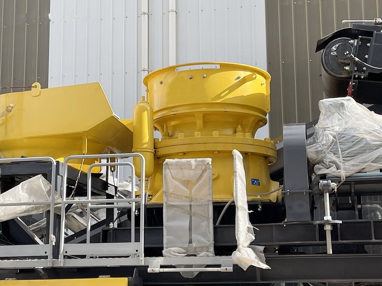 Kinglink Modular Skid Mounted CH430 Cone Crusher Plant - Cone crusher: picture 2 Kinglink Modular Skid Mounted CH430 Cone Crusher Plant - Cone crusher: picture 2