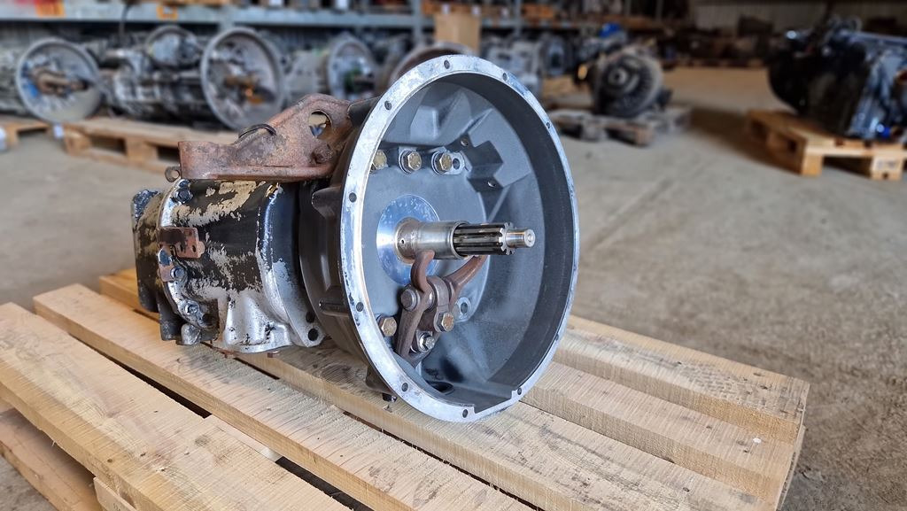 EATON / VICKERS Y05131 FOR MAN - Gearbox for Truck: picture 1 EATON / VICKERS Y05131 FOR MAN - Gearbox for Truck: picture 1