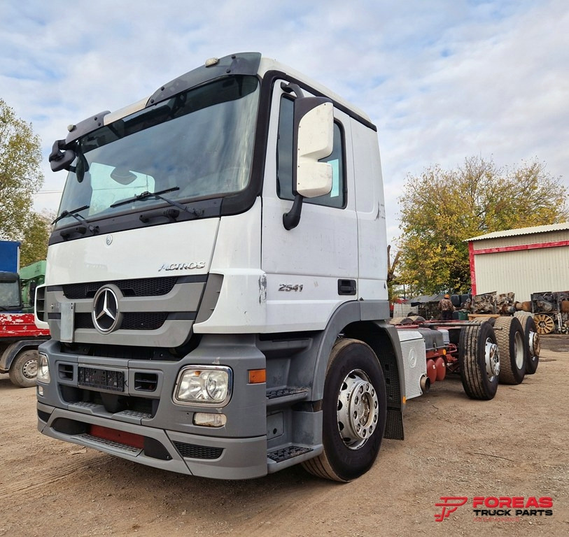 MERCEDES-BENZ ACTROS 3241 8x2 EURO 5 INTARDER - Cab chassis truck: picture 3 MERCEDES-BENZ ACTROS 3241 8x2 EURO 5 INTARDER - Cab chassis truck: picture 3