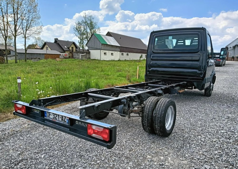 Cab chassis truck Iveco 35C13, 35C12, 35C14, 35C15: picture 14