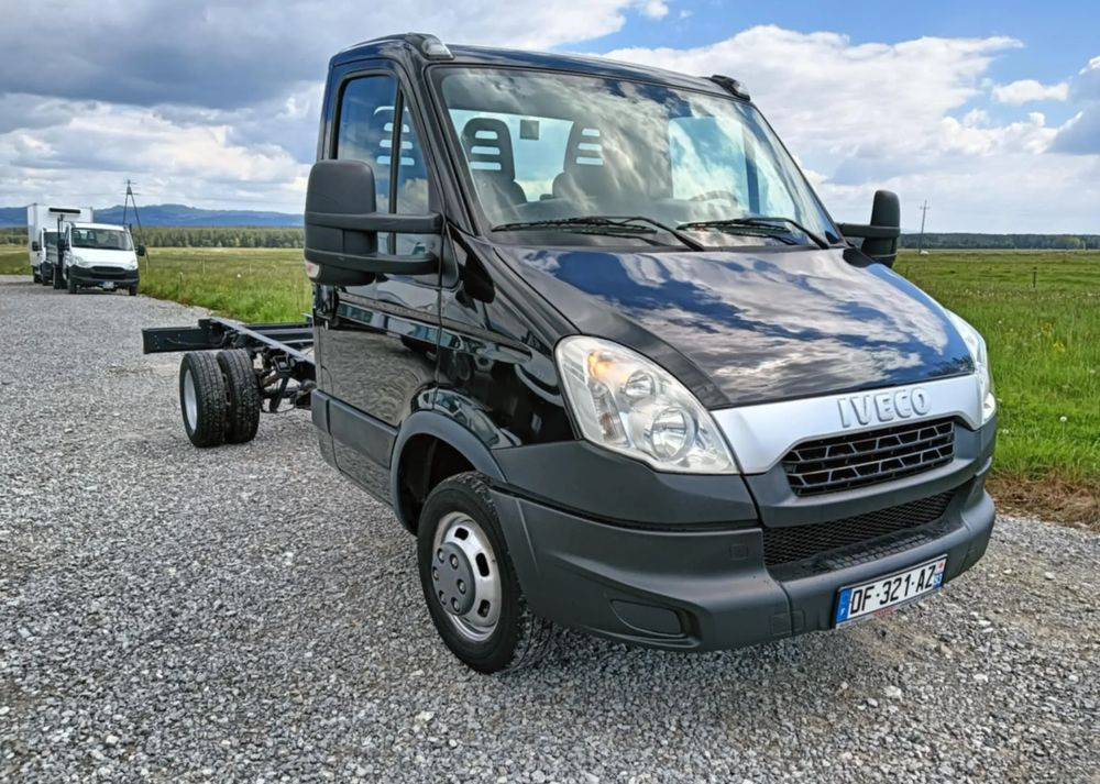 Cab chassis truck Iveco 35C13, 35C12, 35C14, 35C15: picture 17