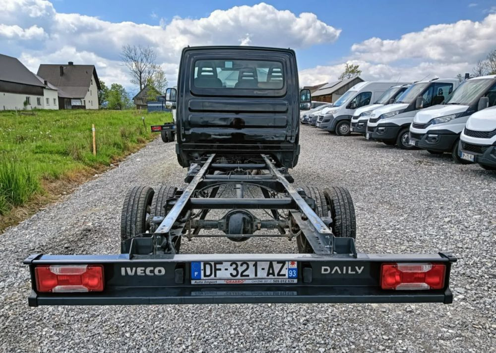 Cab chassis truck Iveco 35C13, 35C12, 35C14, 35C15: picture 16