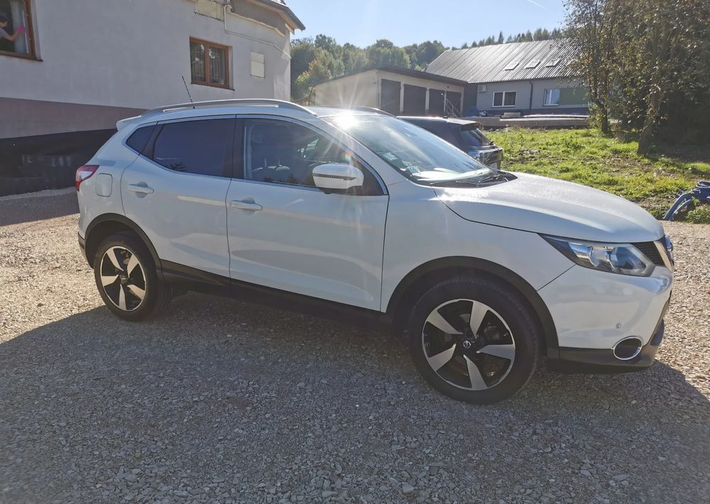 Nissan Qashqai 1.2 DIG-T N-Connecta EU6 - SUV: picture 3 Nissan Qashqai 1.2 DIG-T N-Connecta EU6 - SUV: picture 3