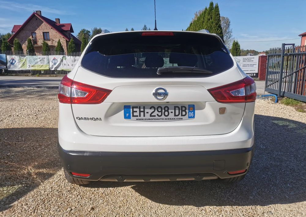 Nissan Qashqai 1.2 DIG-T N-Connecta EU6 - SUV: picture 5 Nissan Qashqai 1.2 DIG-T N-Connecta EU6 - SUV: picture 5