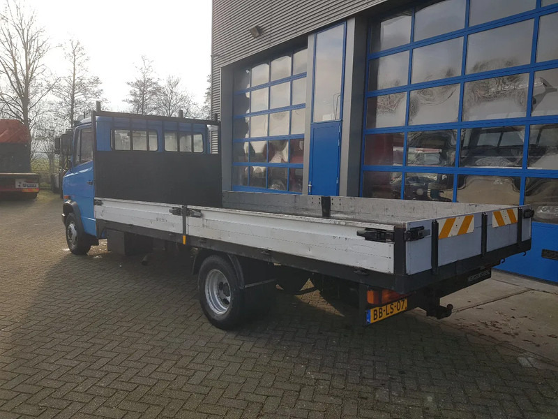 Mercedes-Benz 611 D Open laadbak Manual - Dropside/ Flatbed truck: picture 4 Mercedes-Benz 611 D Open laadbak Manual - Dropside/ Flatbed truck: picture 4