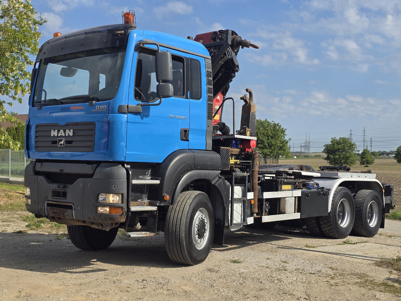 MAN TGA 33.430 6X6 / HMF 1823 K3+REM.CON./ HOOK SYSTEM 2x in stock - Hook lift truck, Crane truck: picture 1 MAN TGA 33.430 6X6 / HMF 1823 K3+REM.CON./ HOOK SYSTEM 2x in stock - Hook lift truck, Crane truck: picture 1