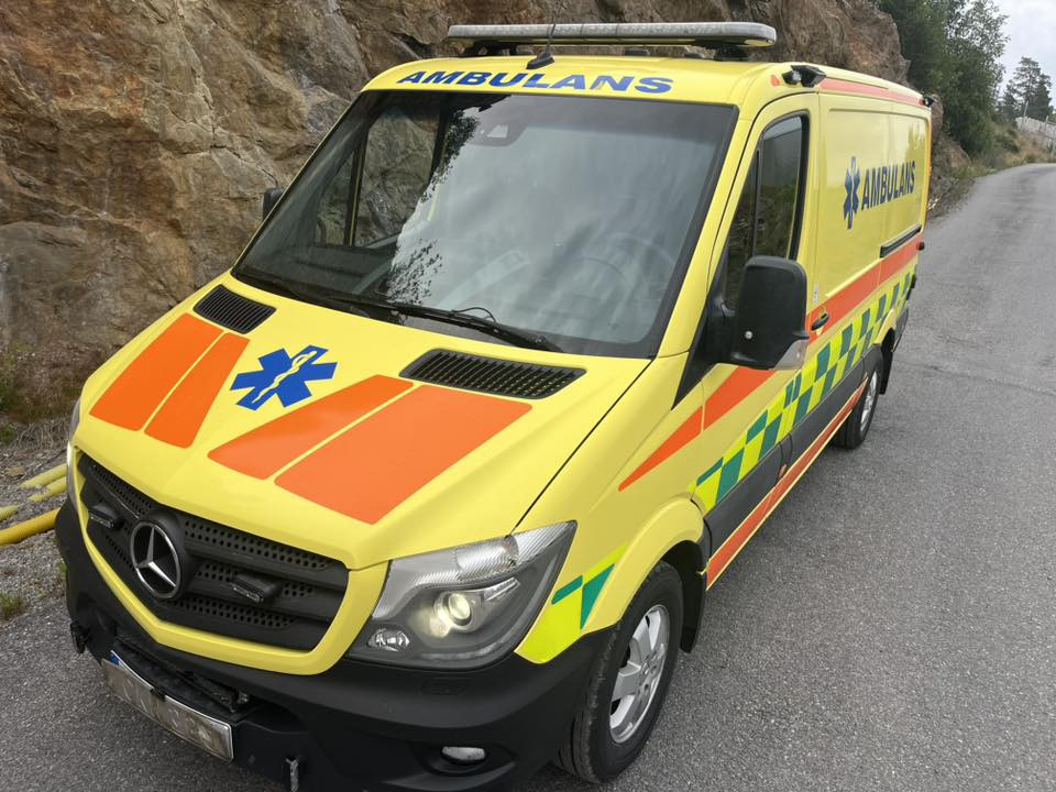 MERCEDES-BENZ Sprinter 319 - AMBULANCE - RESERVERAD !! - Ambulance: picture 1 MERCEDES-BENZ Sprinter 319 - AMBULANCE - RESERVERAD !! - Ambulance: picture 1